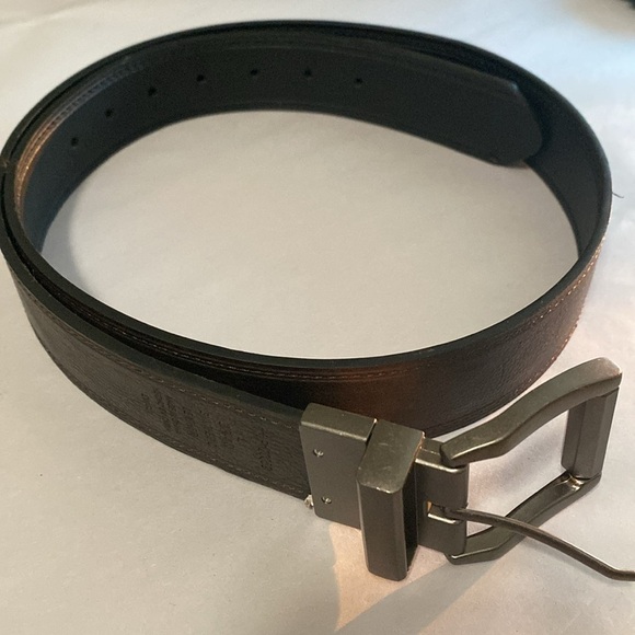 Levi's Black Belt Men’s Metal Buckle Synthetic Leather 1.5" pool Size L 38-40 - Picture 2 of 5